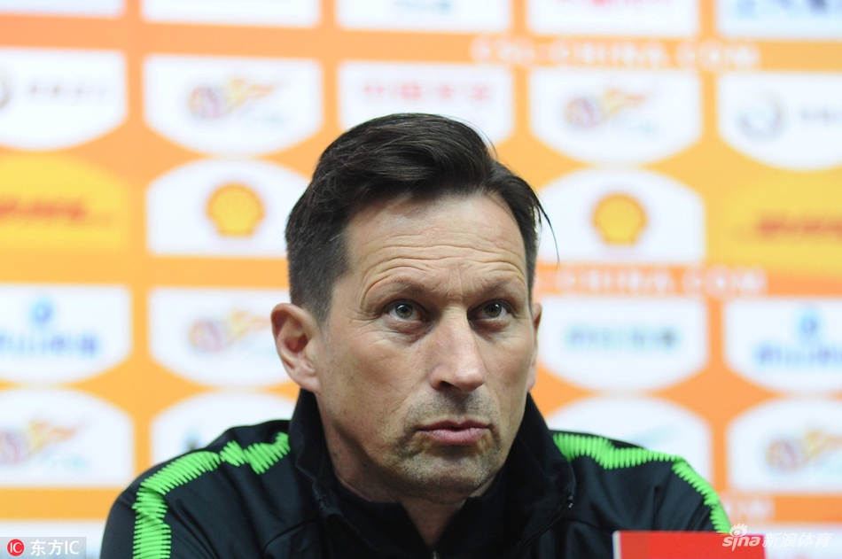 国安踩场训练四外援齐亮相