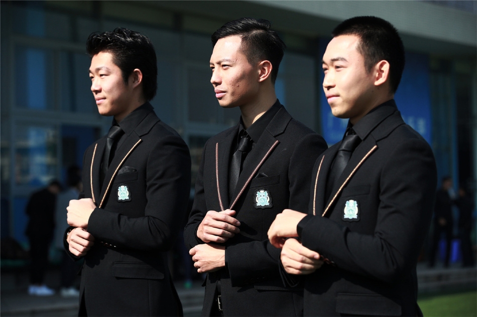 广州富力众将帅气写真