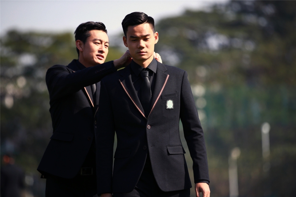 广州富力众将帅气写真