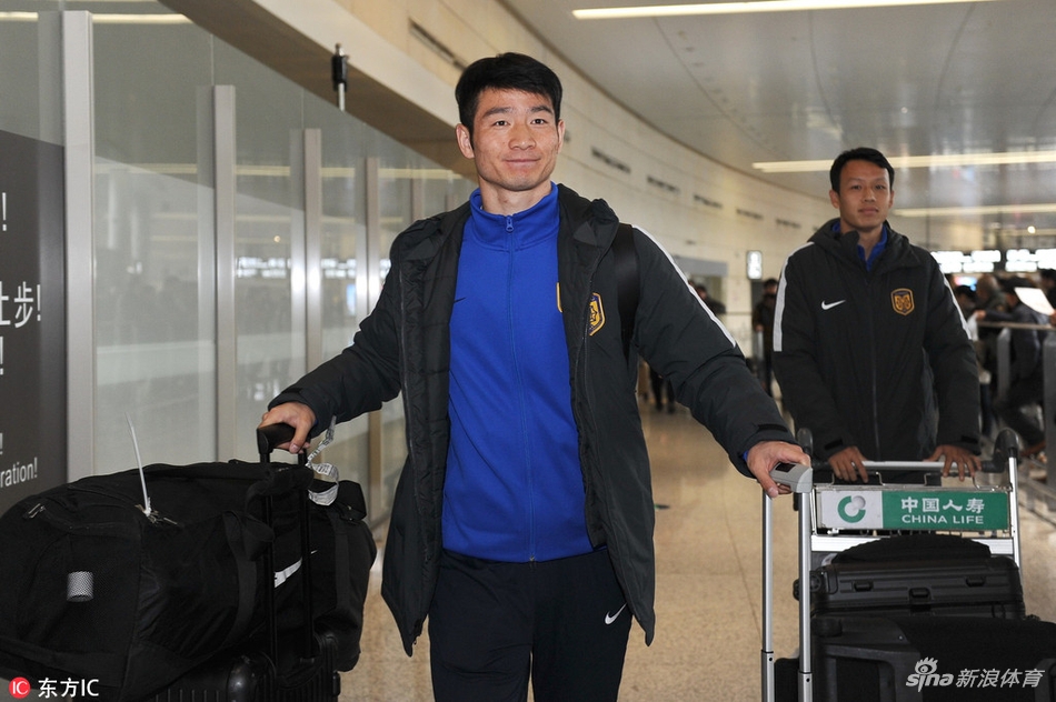 江苏苏宁结束海外冬训归来