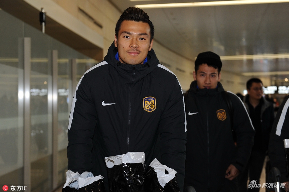 江苏苏宁结束海外冬训归来