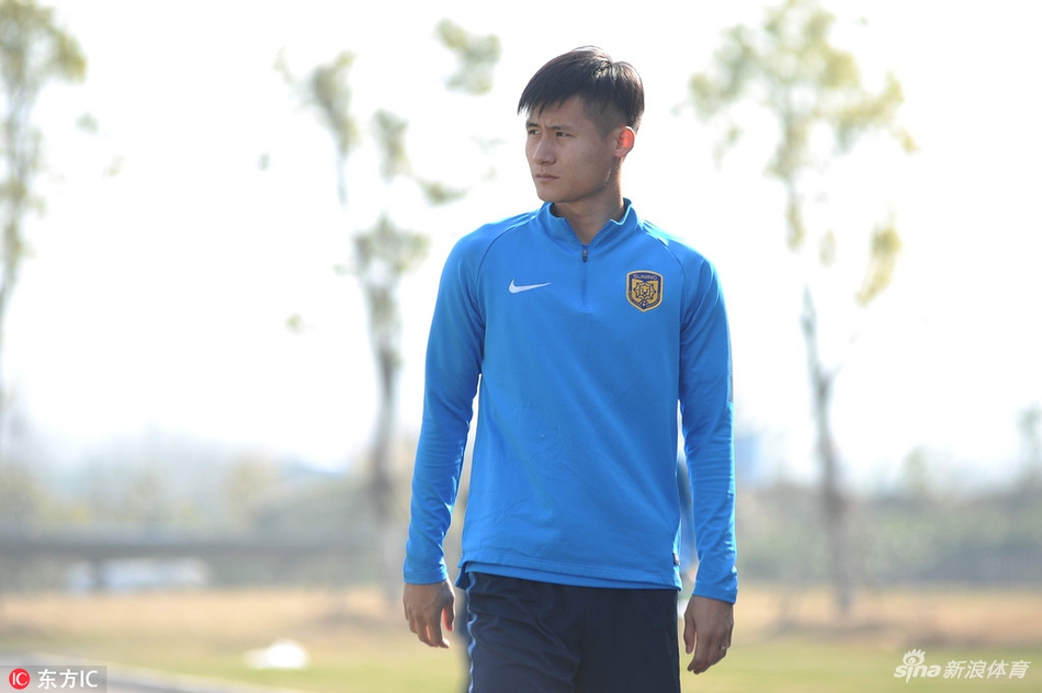 江苏苏宁训练备战北京国安