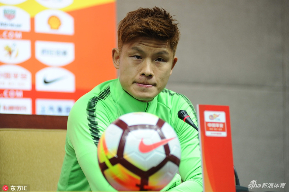 国安踩场训练四外援齐亮相