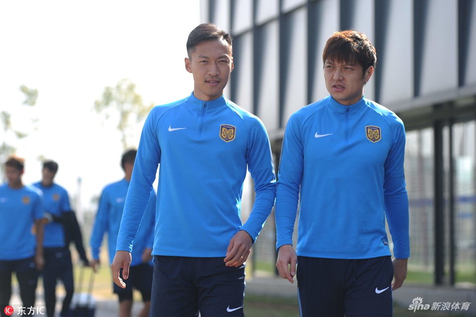 江苏苏宁训练备战北京国安