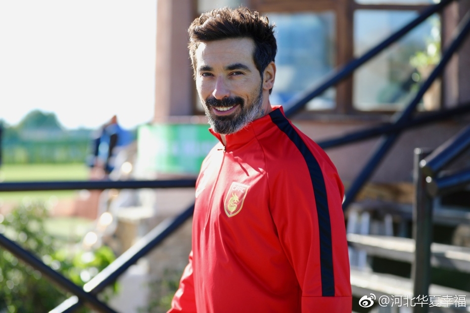 华夏幸福冬训苦练定位球