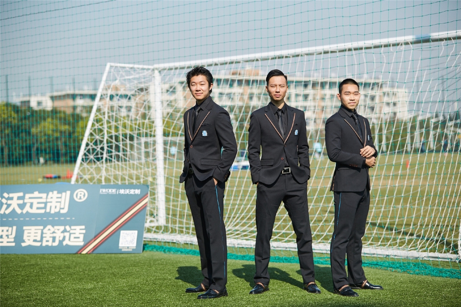 广州富力众将帅气写真