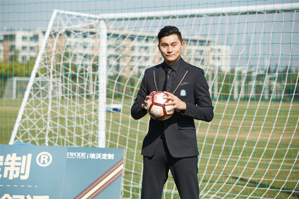 广州富力众将帅气写真