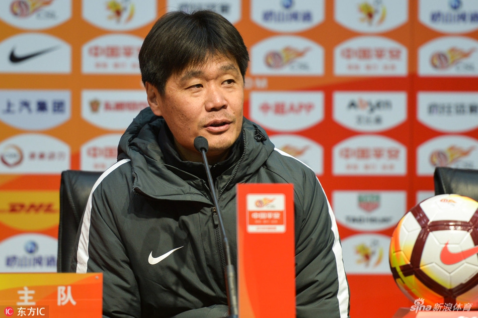 山东鲁能踩场训练备战重庆