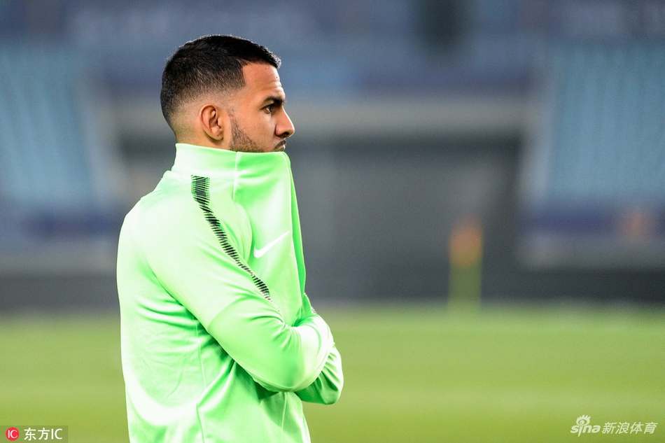 国安踩场训练四外援齐亮相