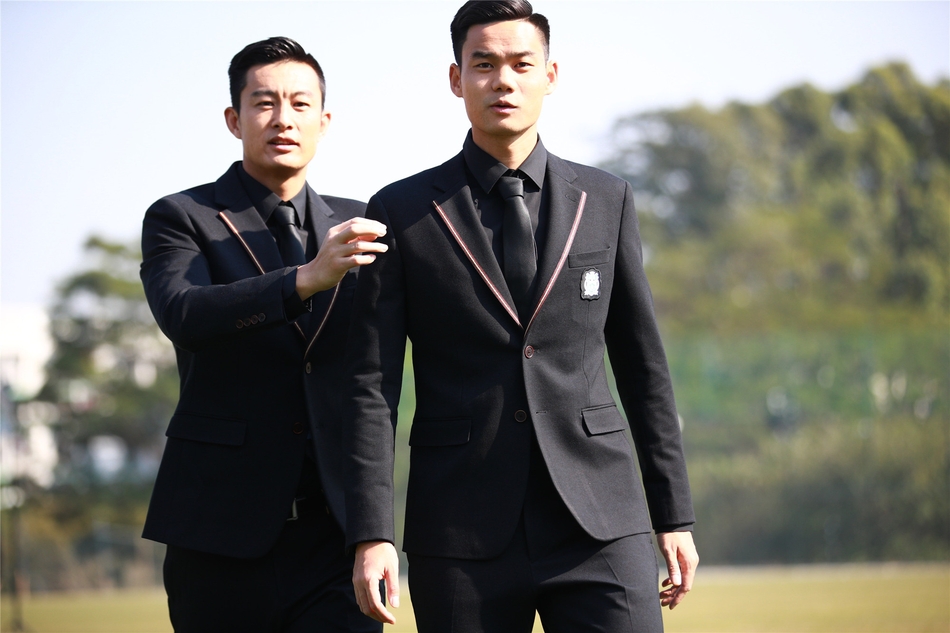 广州富力众将帅气写真