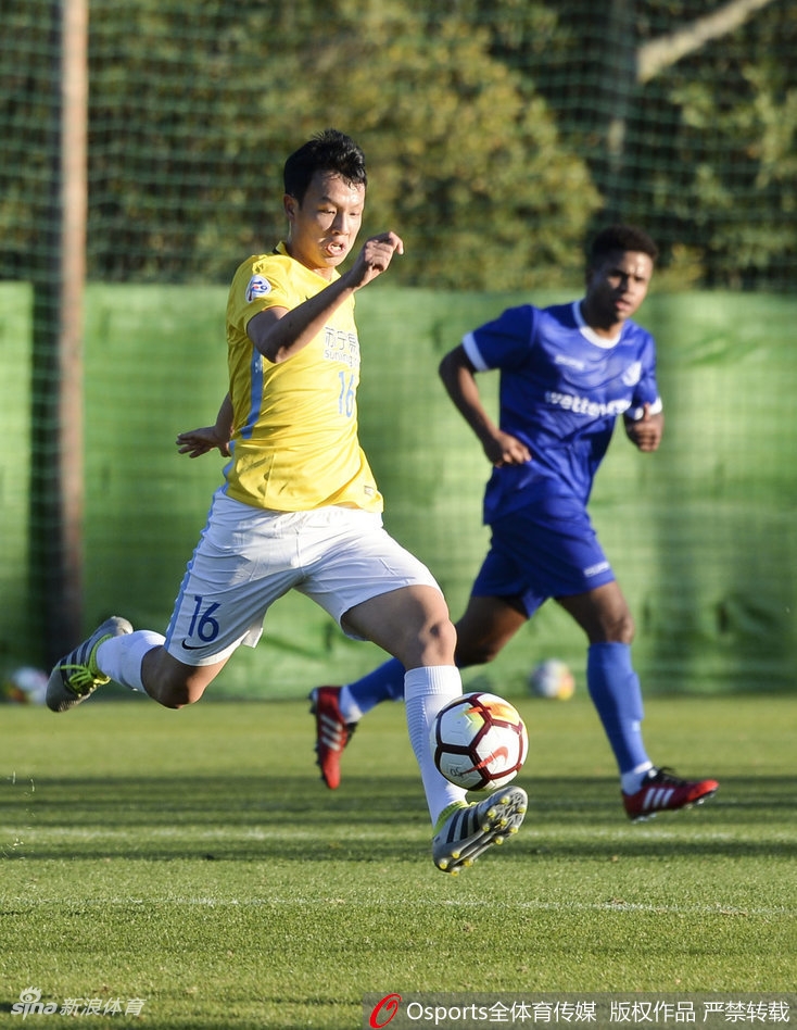 苏宁西班牙首场热身赛0-2负