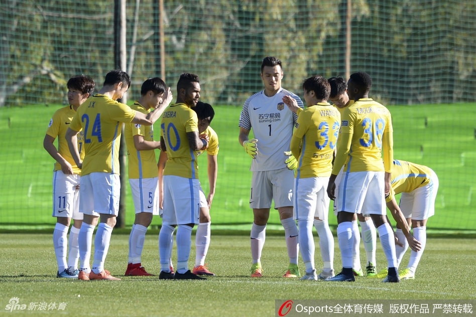 苏宁西班牙首场热身赛0-2负