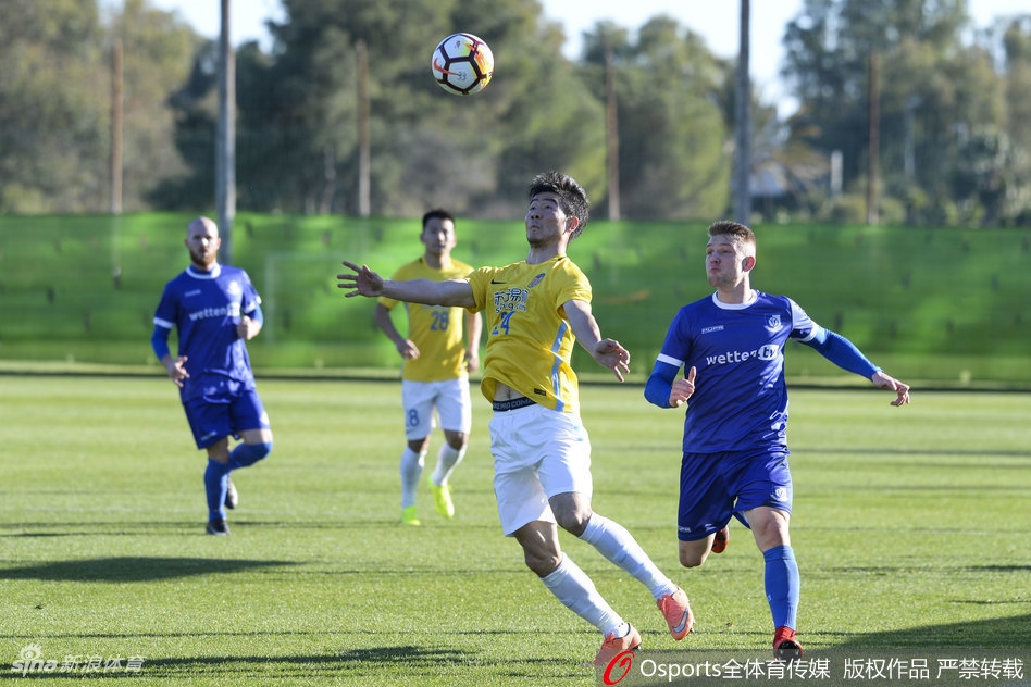 苏宁西班牙首场热身赛0-2负