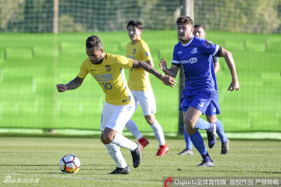 苏宁西班牙首场热身赛0-2负
