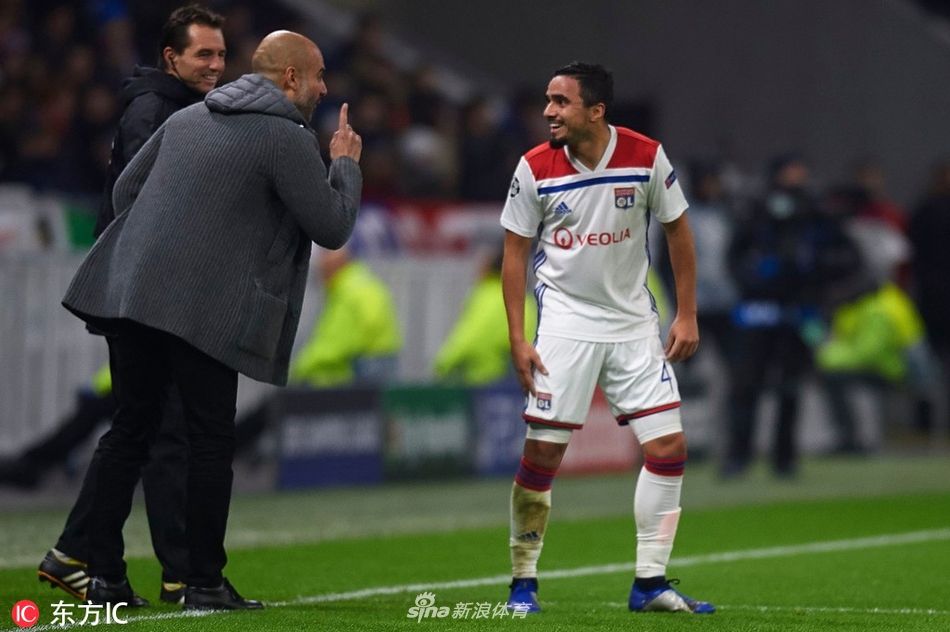 瓜迪奥拉与地方球员沟通