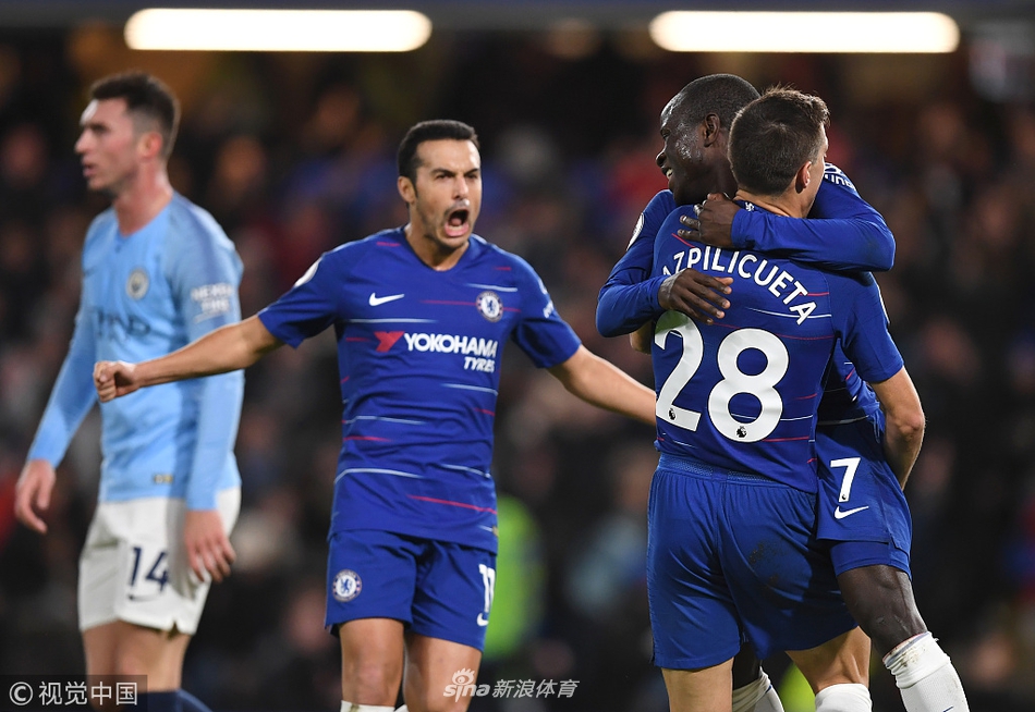 切尔西领先佩德罗庆祝