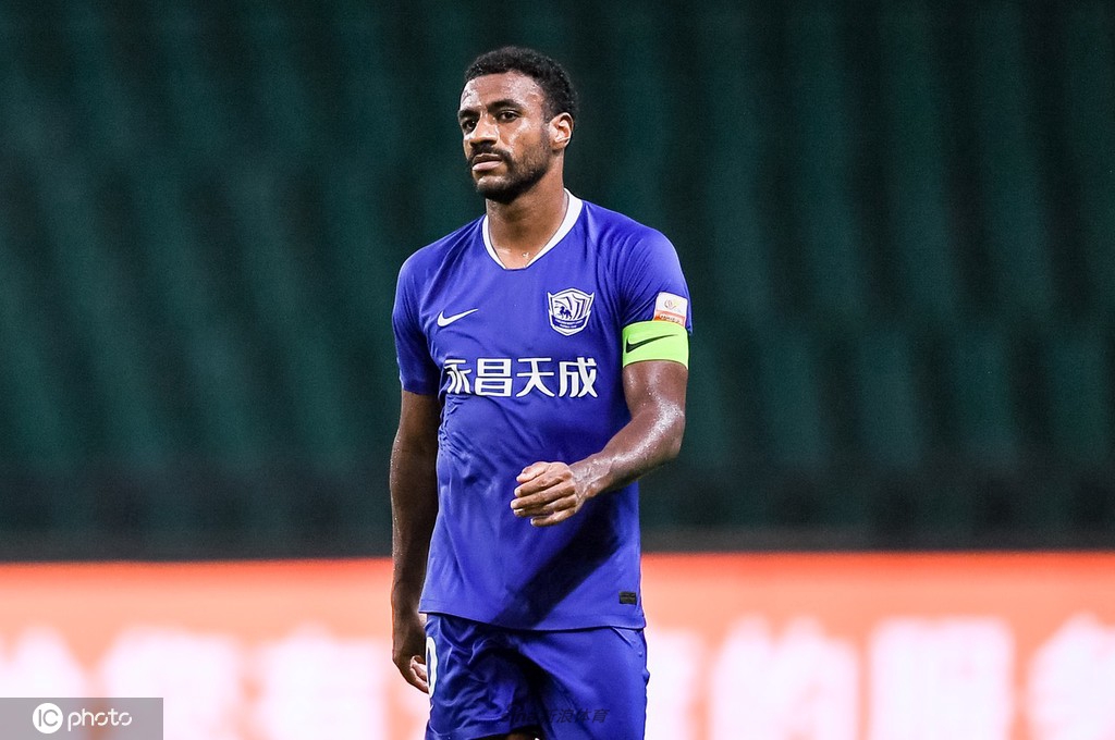 [中超]山东泰山2-1沧州雄狮