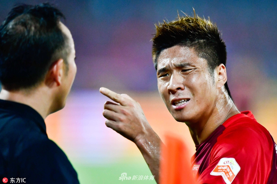 赵明剑怒指边裁