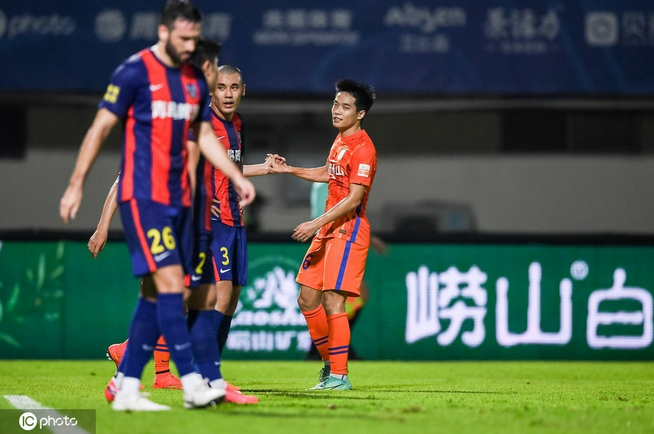 青岛队0-5山东泰山