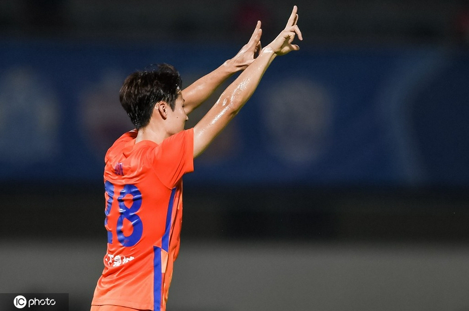 青岛队0-5山东泰山