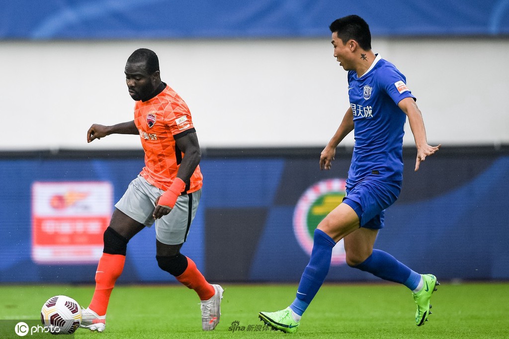 沧州雄狮2-1深圳队