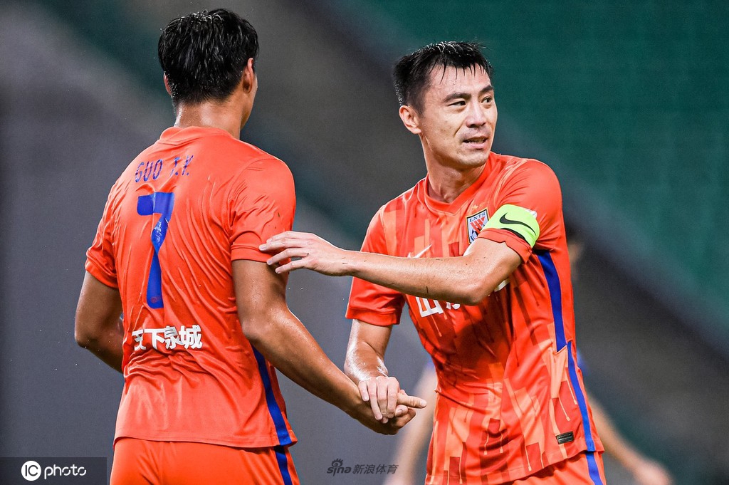 [中超]山东泰山2-1沧州雄狮