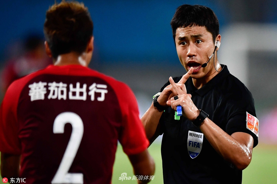 主裁判警告赵明剑