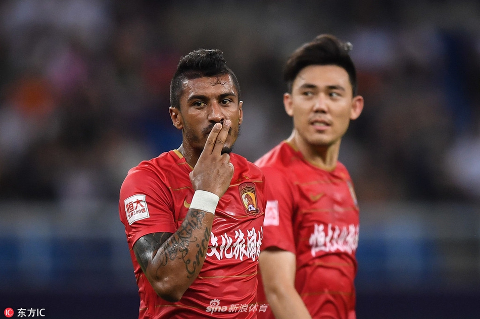 保利尼奥给你一个飞吻