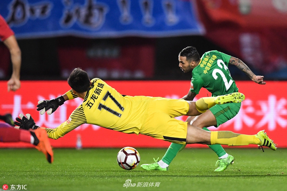 比埃拉射门瞬间