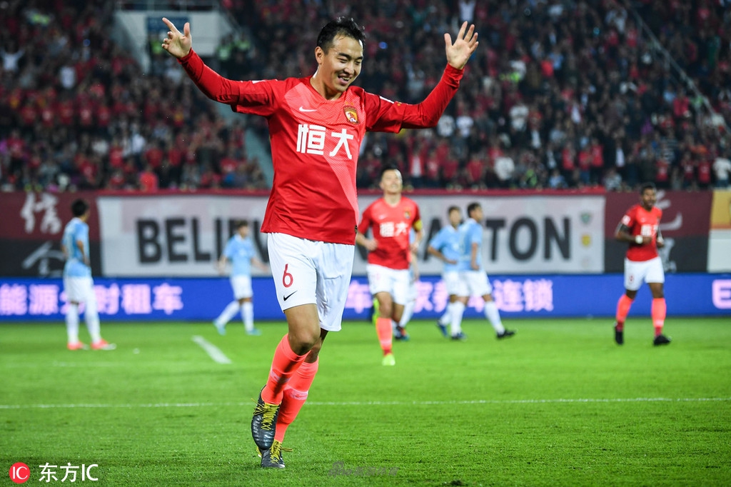 1-后卫冯潇霆的前锋般逆天攻门