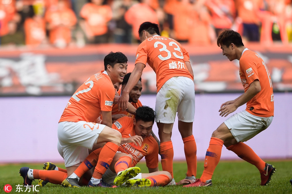 卓尔由韩鹏飞进球