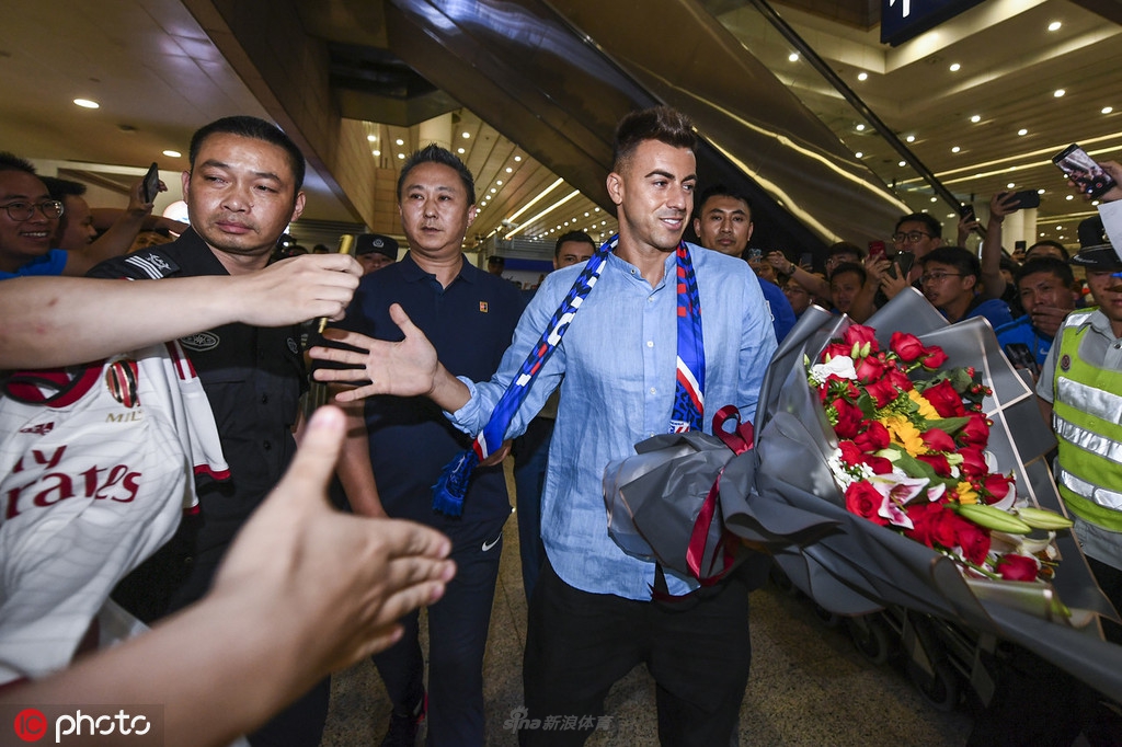 球迷欢迎小法老