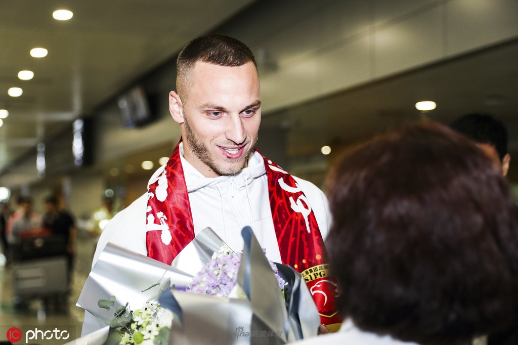 阿瑙托维奇轻松