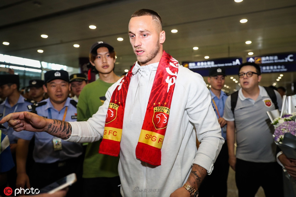 阿瑙托维奇抵达