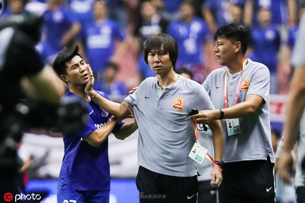 申花卓尔教练组赛后起冲突