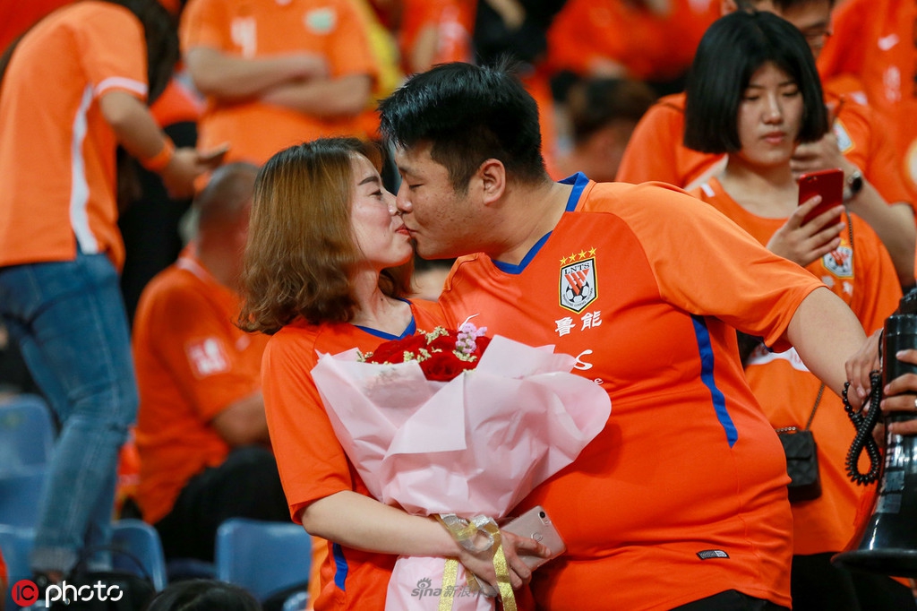 中超狗粮！七夕怎么过？和她一起来看球