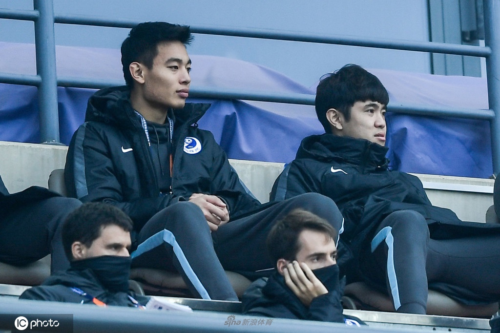 李建滨看台观战