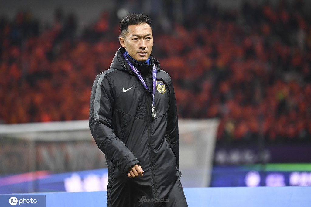 吴曦加盟申花 队长告别江苏