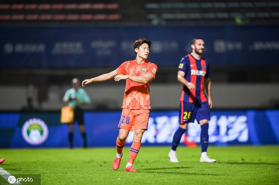 青岛队0-5山东泰山