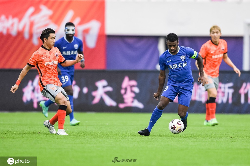 沧州雄狮2-1深圳队