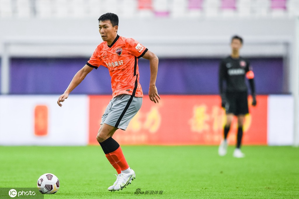 沧州雄狮2-1深圳队