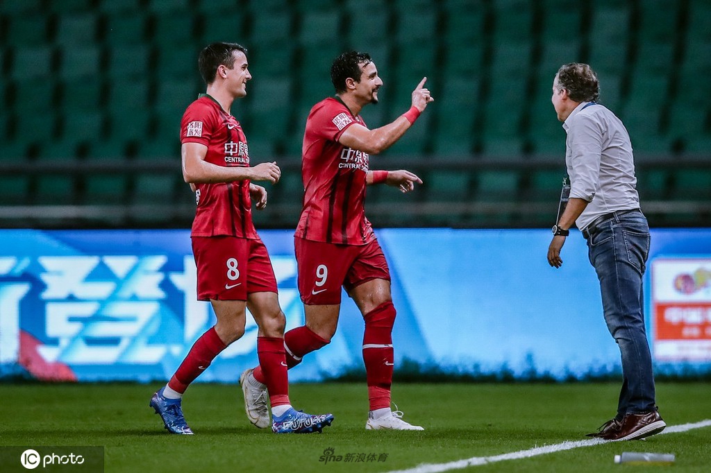 [中超]青岛队0-1河南嵩山龙门