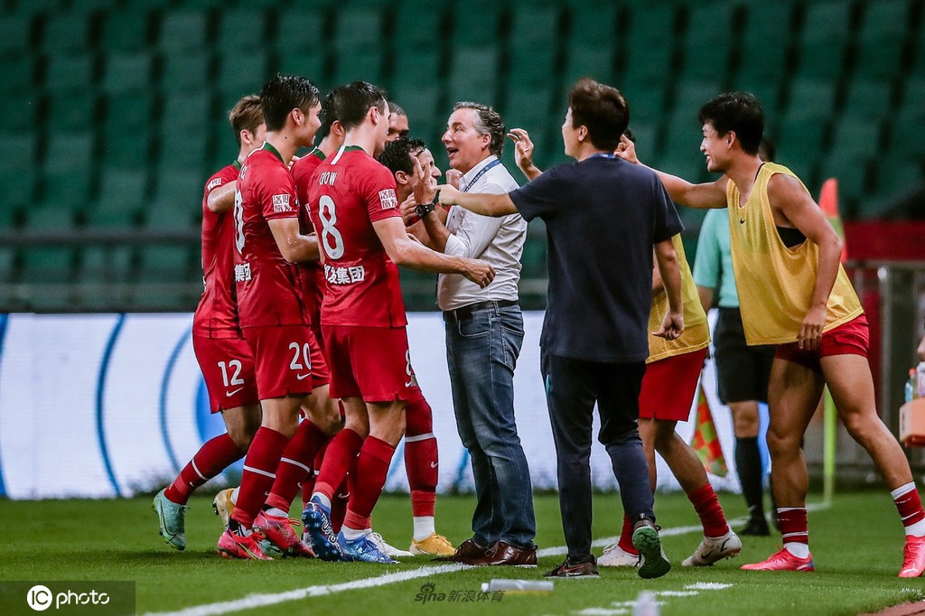 [中超]青岛队0-1河南嵩山龙门
