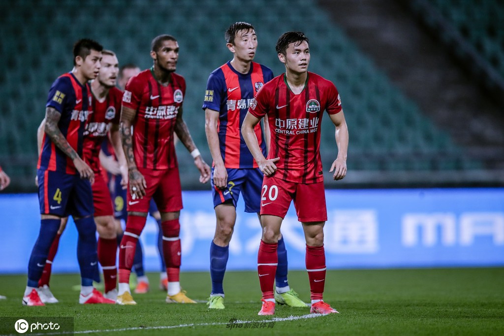 [中超]青岛队0-1河南嵩山龙门