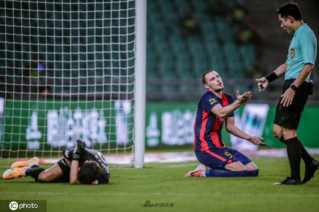 [中超]青岛队0-1河南嵩山龙门