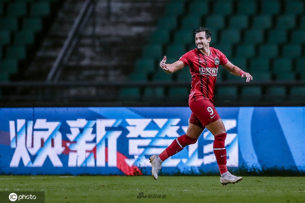 [中超]青岛队0-1河南嵩山龙门