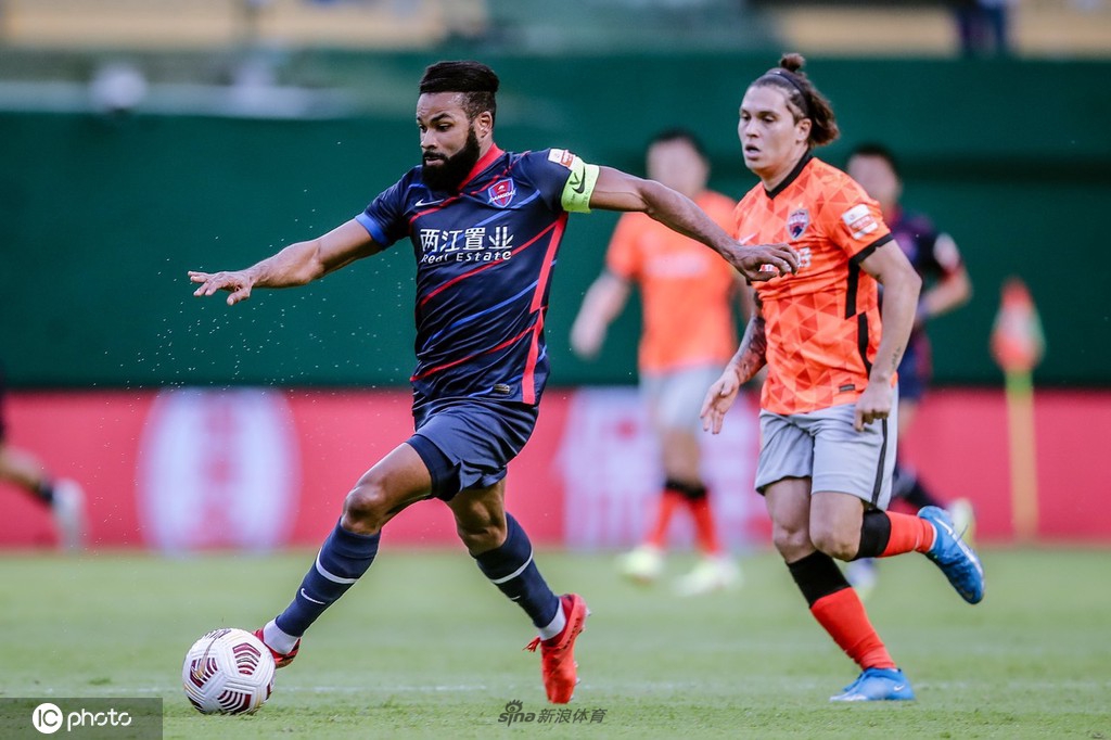 [中超]深圳队2-1重庆两江竞技