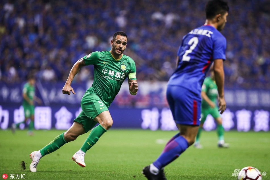 奥古斯托积极上抢