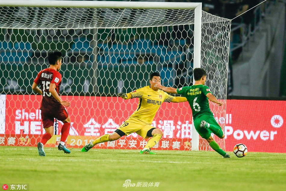 池忠国破门瞬间