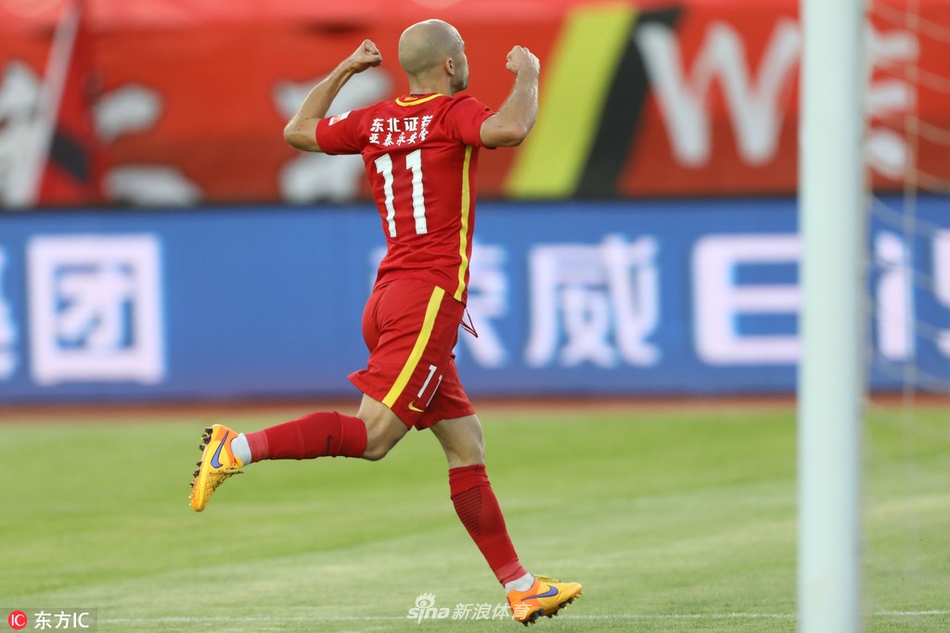 梅泽耶夫斯基头球建功